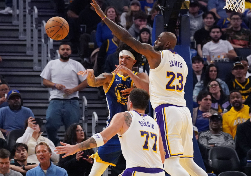 乐鱼-8人受伤，健康球员总薪资仅1400万！NBA豪门倒下，或许该散伙了